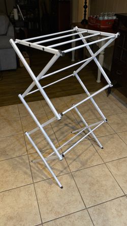 Collapsible drying rack