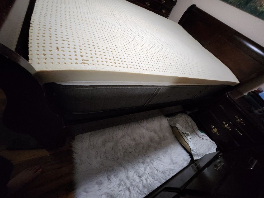 100% Natural Latex Queen Mattress Topper