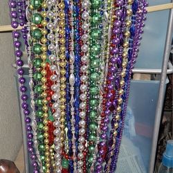 GENUINE 1999 MADI GRAS BEADS!