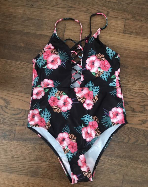 Hawaiian floral one piece bathing suit for Sale in Downey, CA - OfferUp