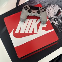 PS4 Pro With 20th Anniversary Edition Controller 