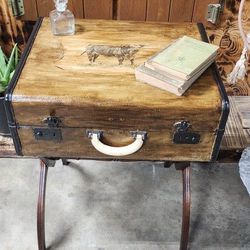 Vintage Suitcase/stand