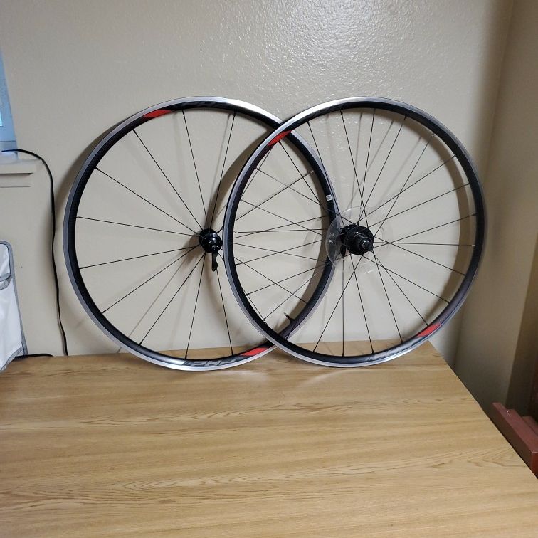 Giant PR2 700c Wheels