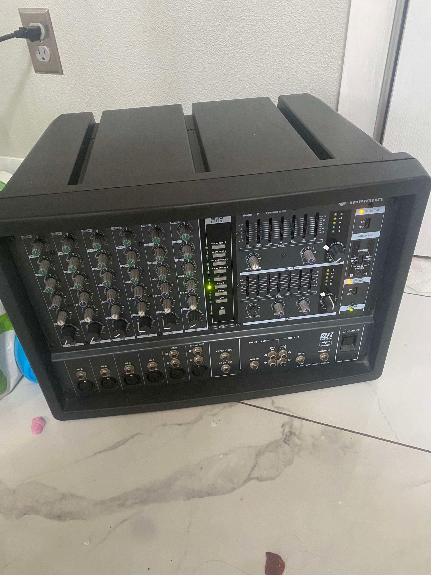 Yamaha EMX66m Powered Mixer