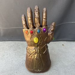Marvel Legends Series Articulated Electronic Infinity Gauntlet Thanos