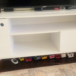 Wooden TV Stand, Fits Upto 60 Inch TV