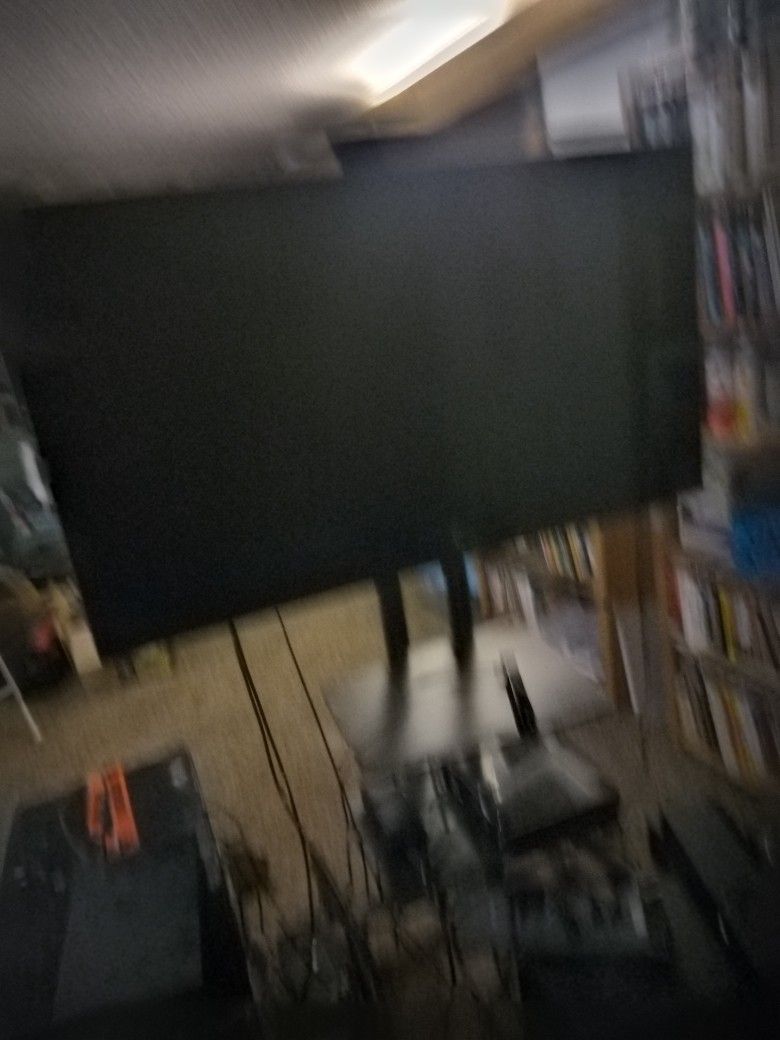 $50 TV Stand Amazing! $50 TV 55 inch oooh wowi!