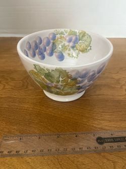 Vtg Tuscan - style Grapes Ceramic Earthenware Hand Painted Bowl Italy