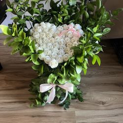 Heart Stand Valentines Day Gift Roses Bouquet 