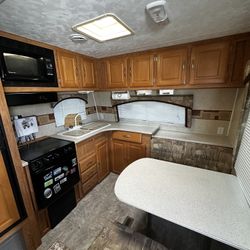 Travel Trailer 26’ Sale Or Trade For RV Class C