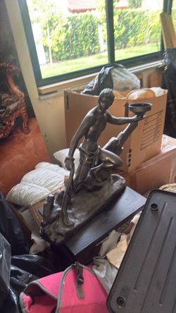 Free statue