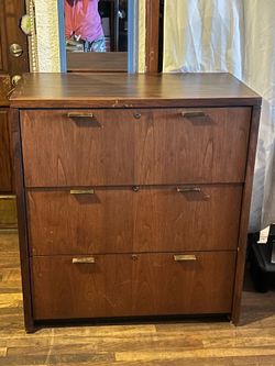 Pure wood dresser with spacious drawers