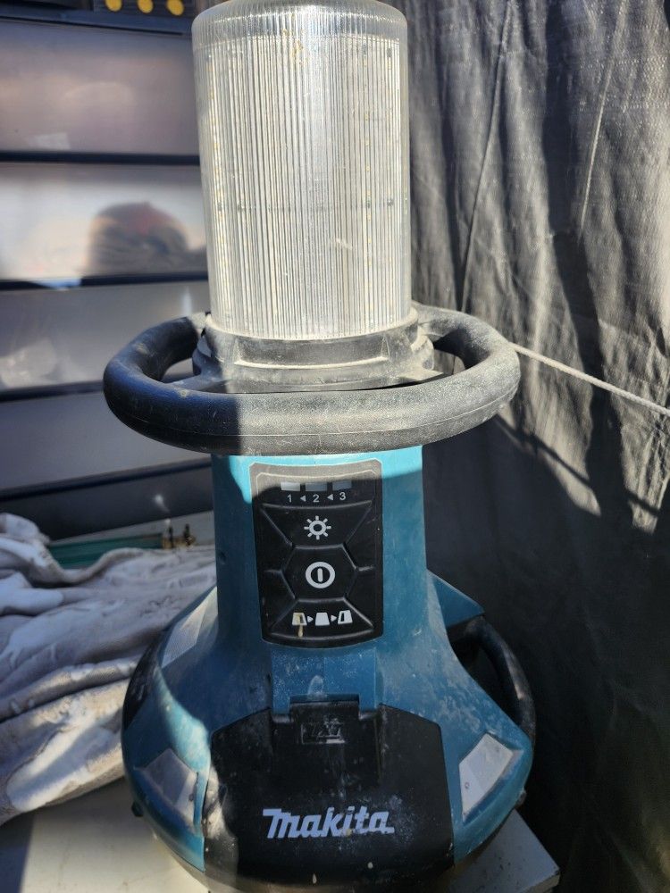 18V X2 LXT Lithium-Ion Cordless Upright L.E.D. Area Light