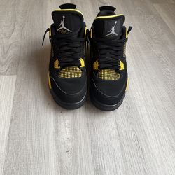 Air Jordan 4 Retro “Thunder” (Black/Yellow) – Talla 10.5 US