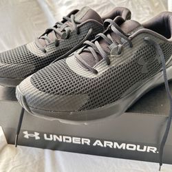 Under Armour Mens UA Surge 3  Running Shoes Cross Training Blackout Sz 10.5 New 