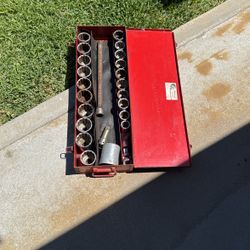 Snap On Box With Sockets
