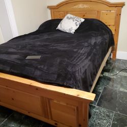 Bedroom Set - Can Fit A Full Or Queen Matress