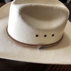 Straw Cowboy hat. Justin