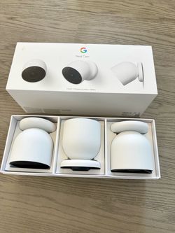 Google Nest Camera Indoor Outdoor 3 Pack