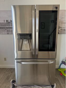 LG InstaView Door in Door French door refrigerator