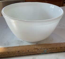 Vintage Pyrex Milk glass Bowl