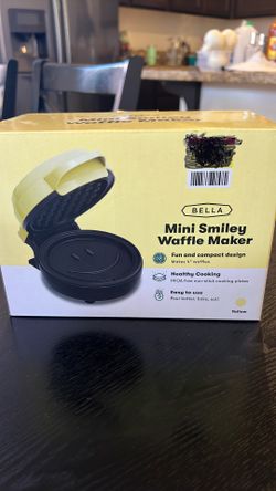 Mini Smiley Waffle Maker