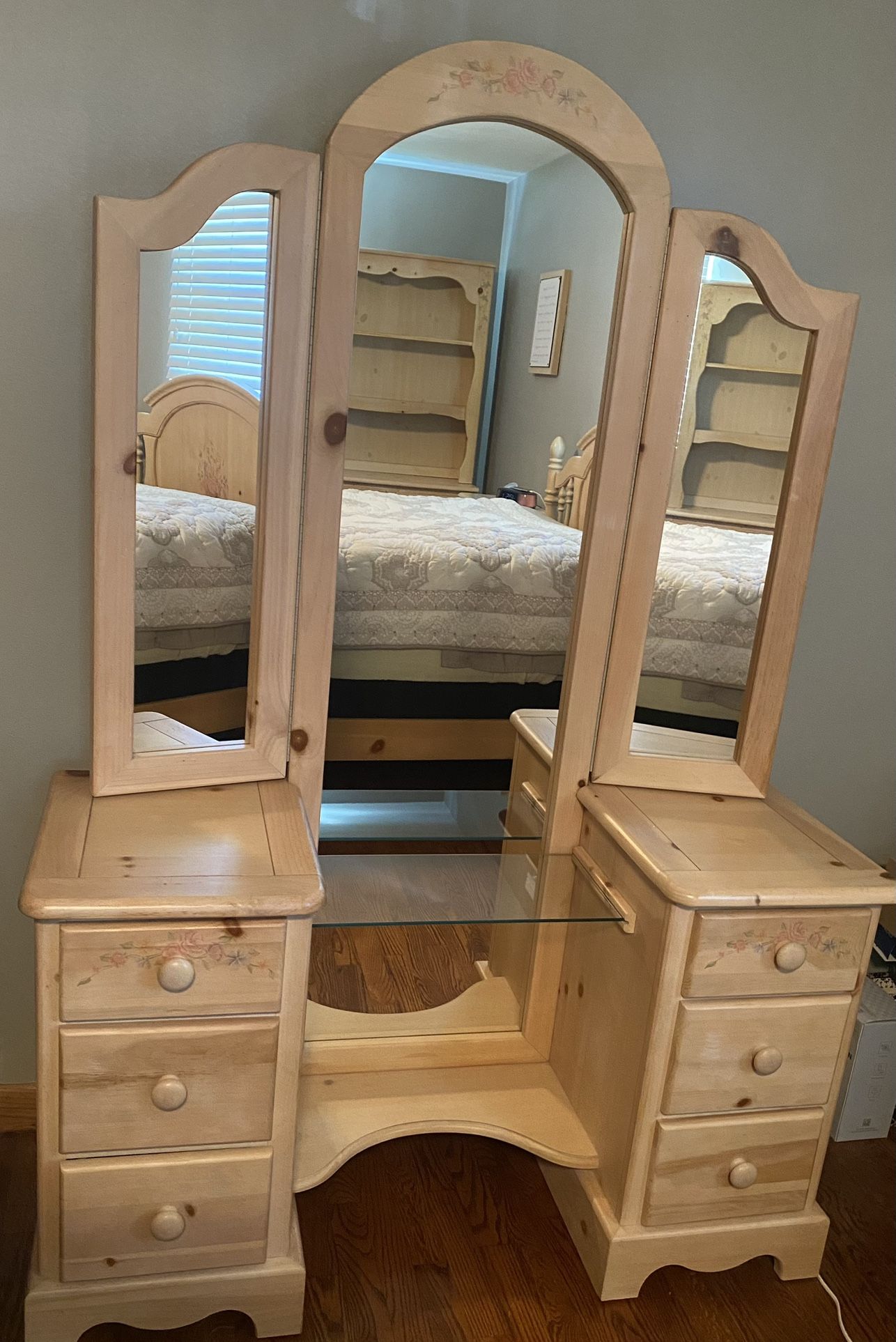 Vaughan Farmhouse Collection 6-pc Girl’s Bedroom Set