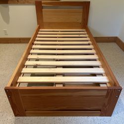 Custom-made Twin Bed With Storage Drawers