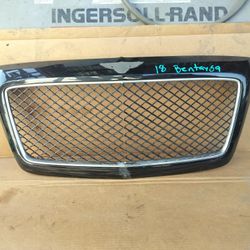 2018 Bentley Bentayga Grille Frame Trim