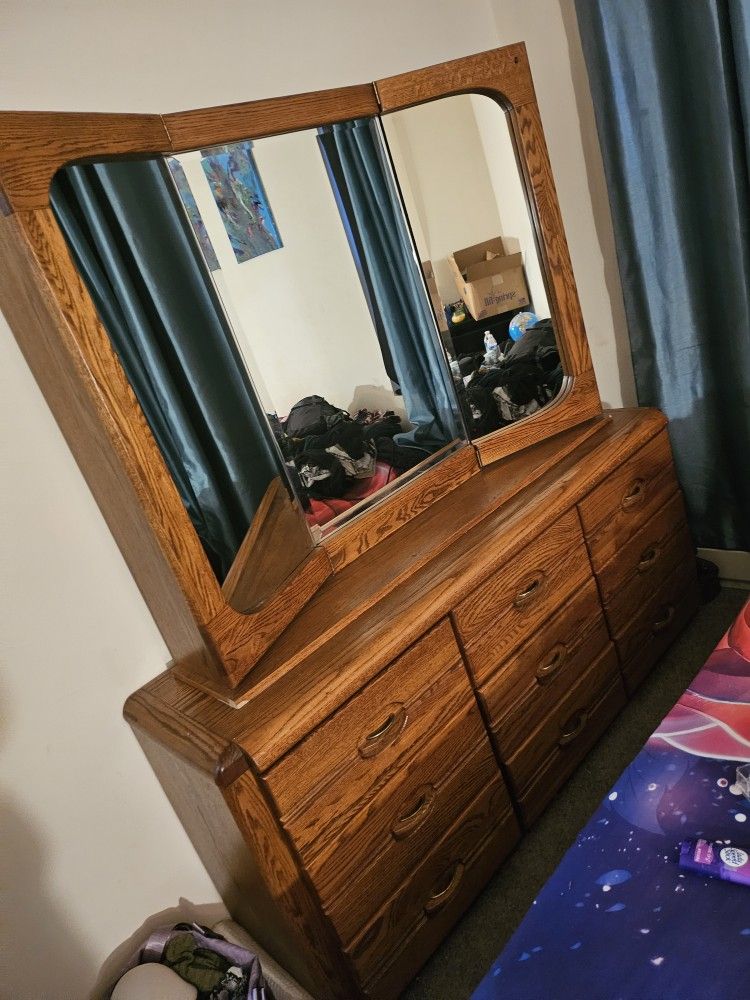 Vintage Dresser With Tri-Fold Mirrort