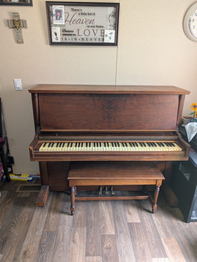 FREE Gulbransen Upright Piano