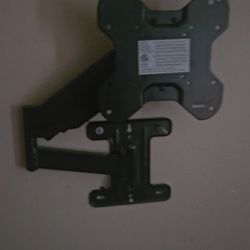 Swivel TV Bracket (Weight Limit: 66lbs)