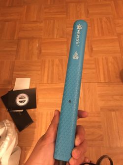 Iron hair, still new never used, Evalectric brand. Makes your hair bright and professional. Good for party night and special moment to fix your hair.