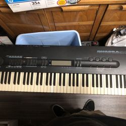 Alesis Quadrasynth Plus Piano 76 Keys