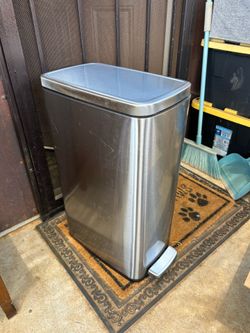 Nice 13 gallon step open trash can