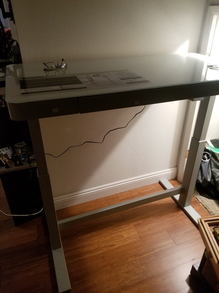 Tresanti Desk power Adjustable height desk sit desk stand desk USB