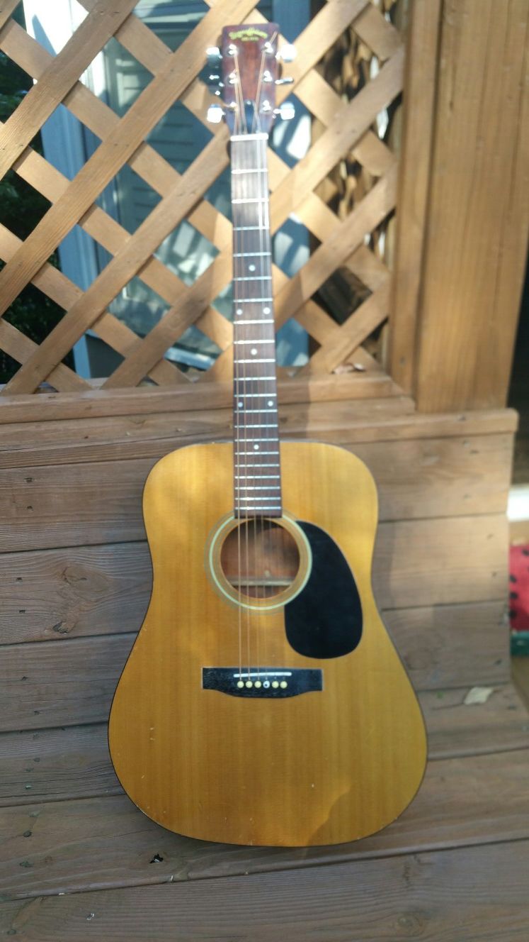 Beautiful Sigma acoustic guitar a classic very nice