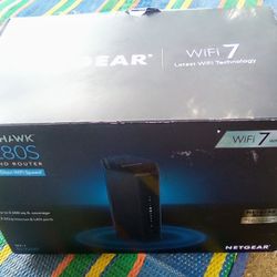 Netgear Nighthawk RS700S Wi-Fi 7 Tri-Band Router RS700S-100NAS