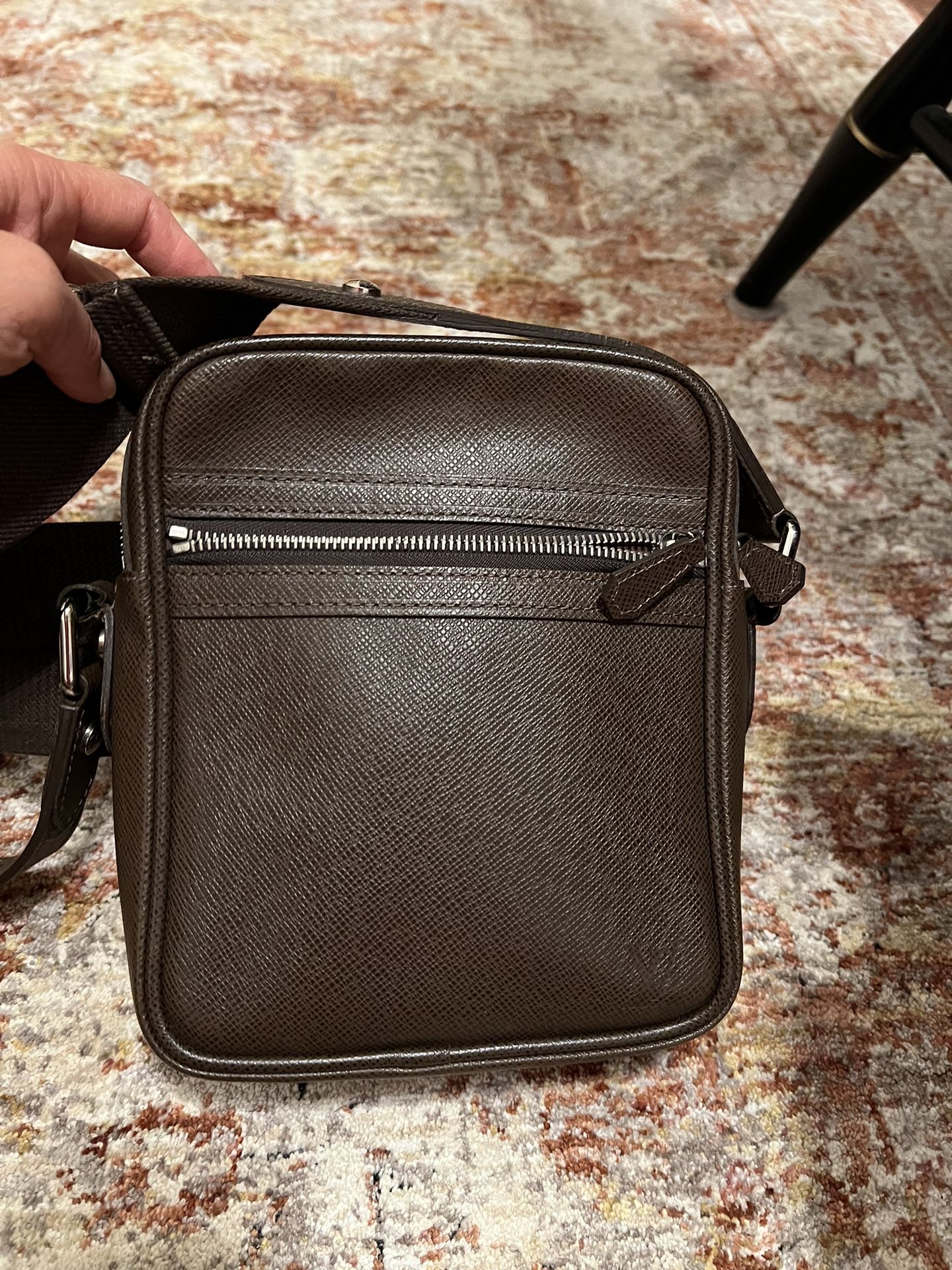 Louis Vuitton crossbody Dimitri Grizzly Taiga