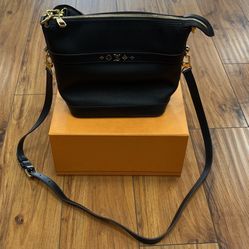 Louis Vuitton Cruiser Size, With Dust Bag, Box, Entrupy Authenticated 