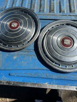 Cadillac hub caps