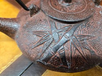 Vintage Iwachu bamboo teapot