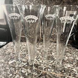 Set Of 4 Vintage Bailey’s Shake Drink Glasses 