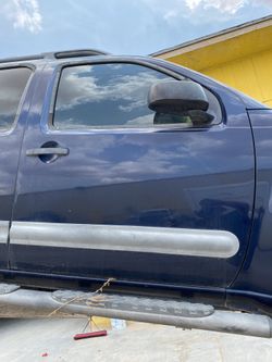 Passanger front door for 2005 - 2011 Nissan Xterra
