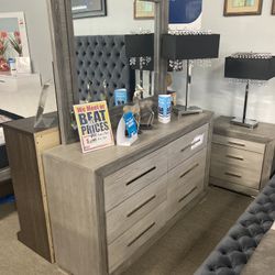 Dresser Mirror Nightstand $999 ❤️💚📱 