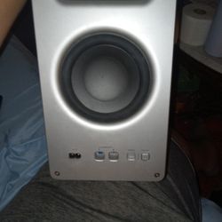 Subwoofer for visual soundbar.