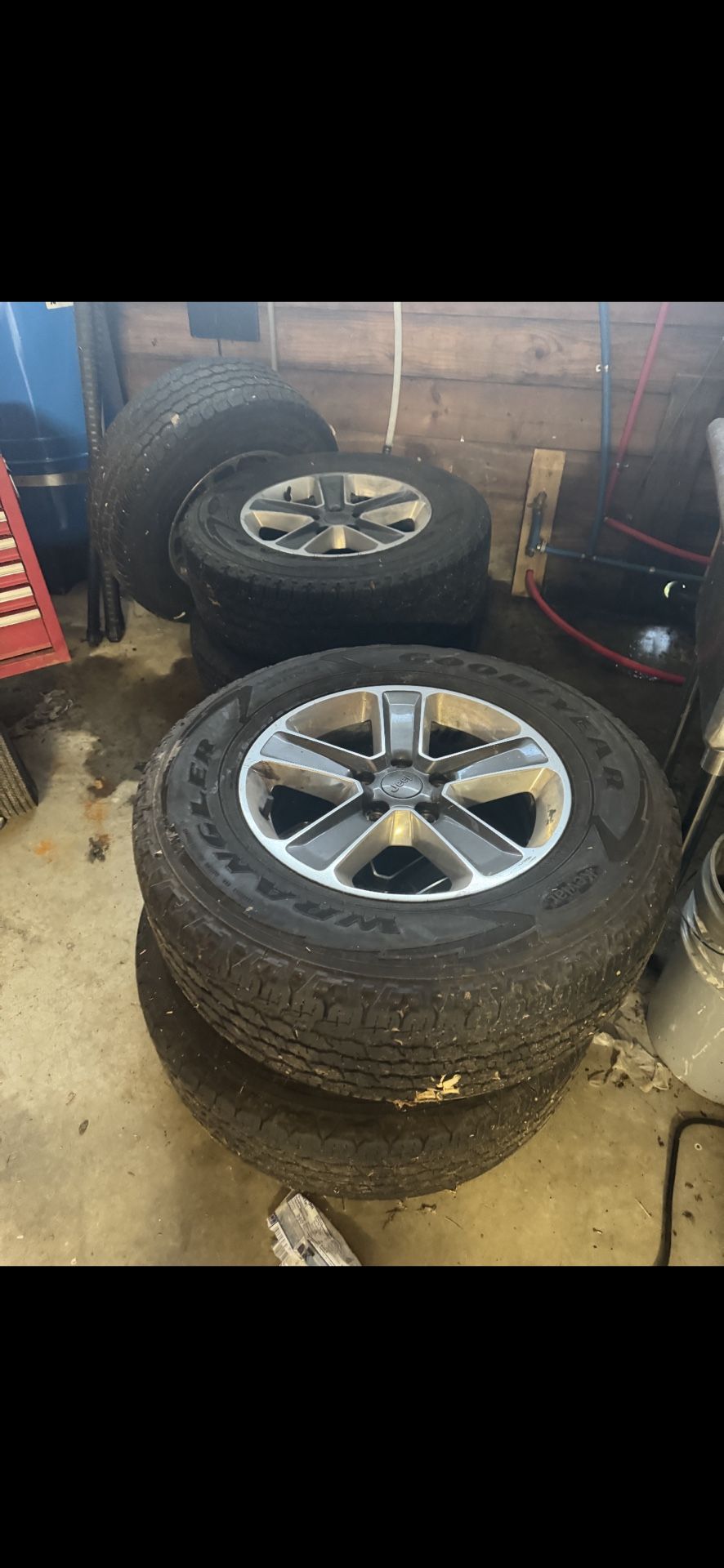 2022 Jeep Wrangler Stocks Tires
