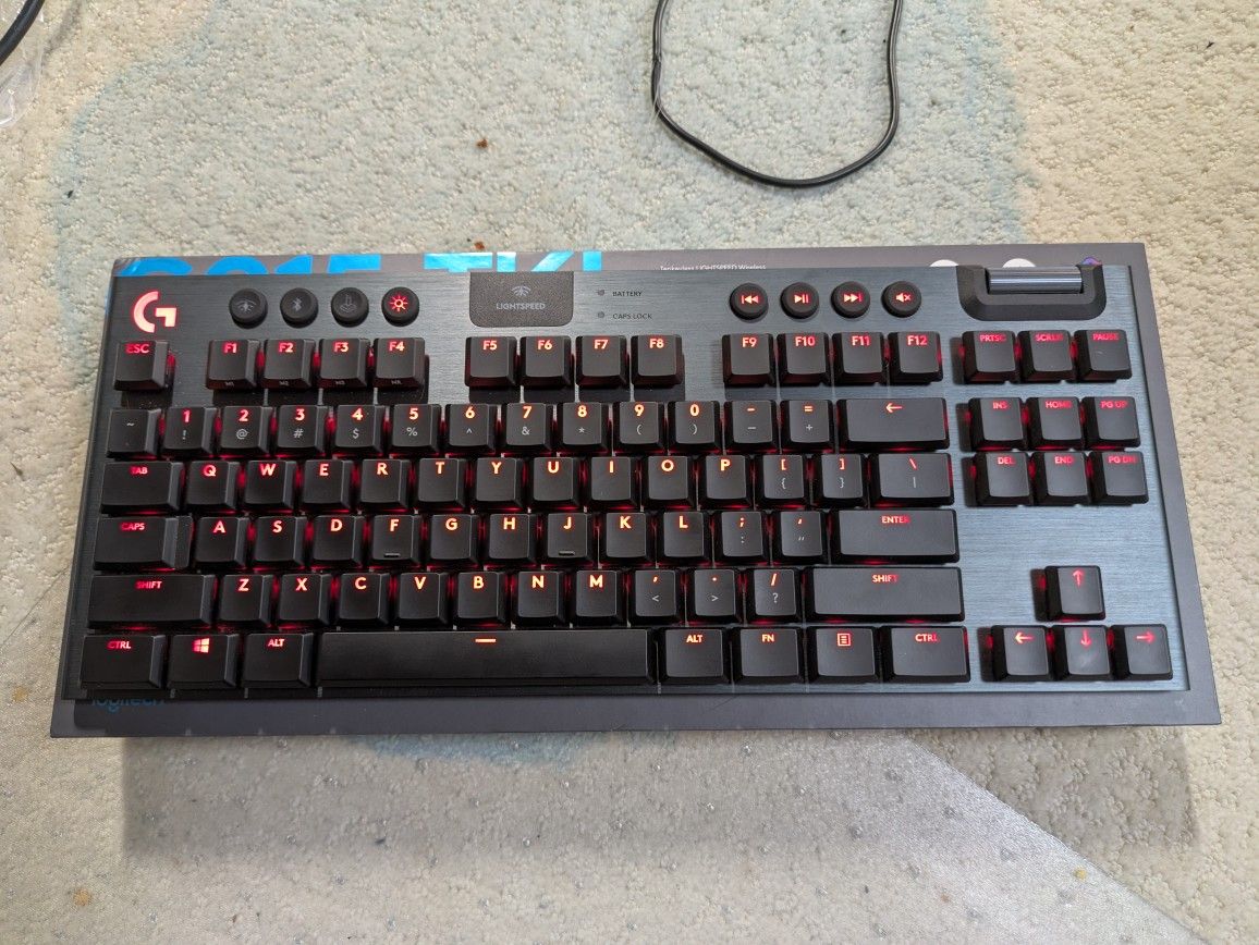 New Logitech G915 TKL Lightspeed Wireless Gaming Keyboard