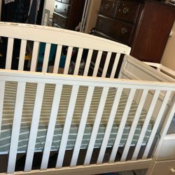  Baby  Crib 
