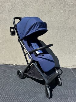 icon travel stroller / compact fold up stroller